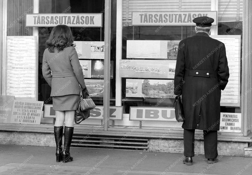 Budapesti képek - Társasutazók