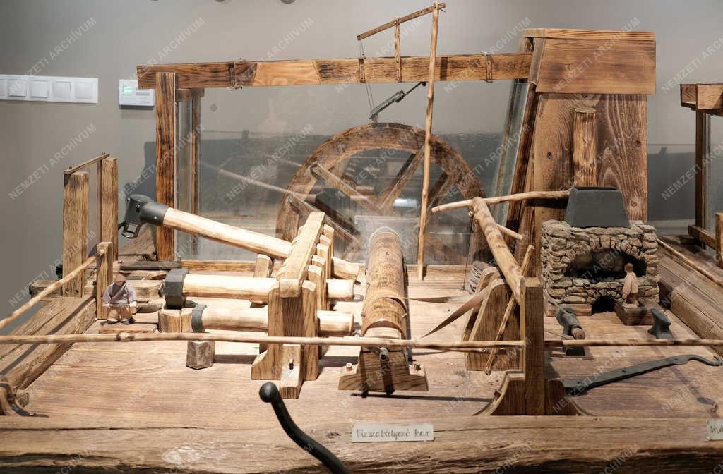 Természettudomány - Királyrét - Látogatóközpont