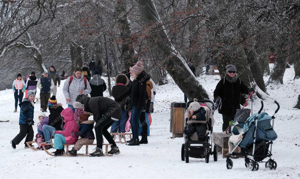 Szabadidő - Budapest - Tél a Normafánál