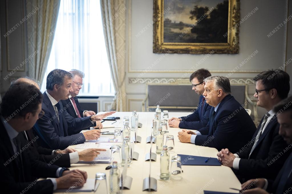 EU-elnökség - Orbán Viktor átvette a soros EU-elnökséget
