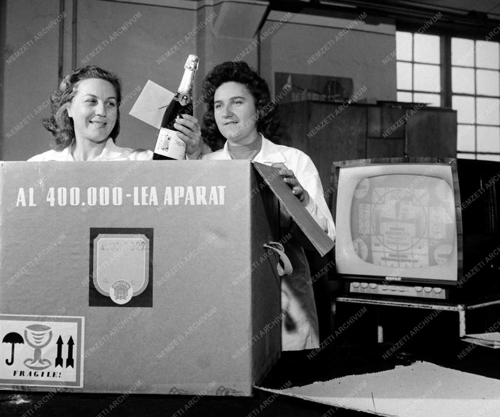 Ipar - Évforduló  - Elkészült a 400 ezredik Orion televízió