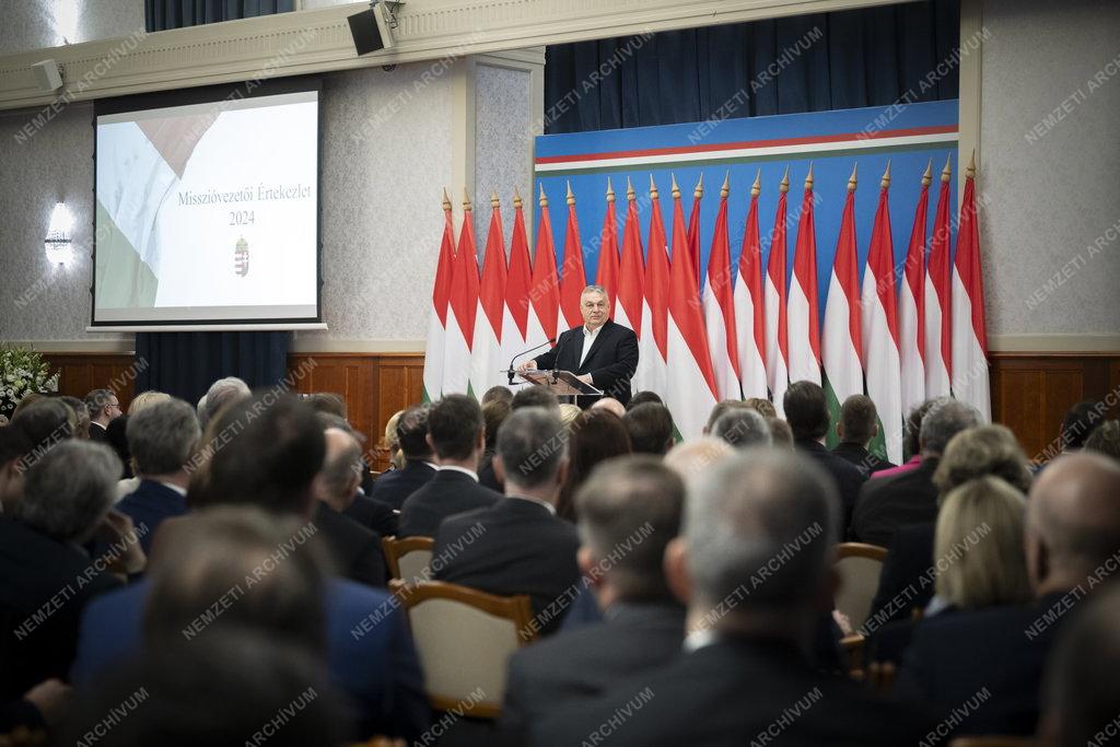 Orbán Viktor a misszióvezetői értekezleten