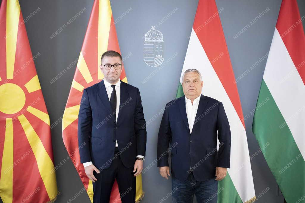 Orbán Viktor észak-macedón pártvezetővel tárgyalt