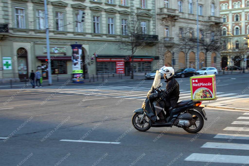 Városkép - Budapest - Ételfutár