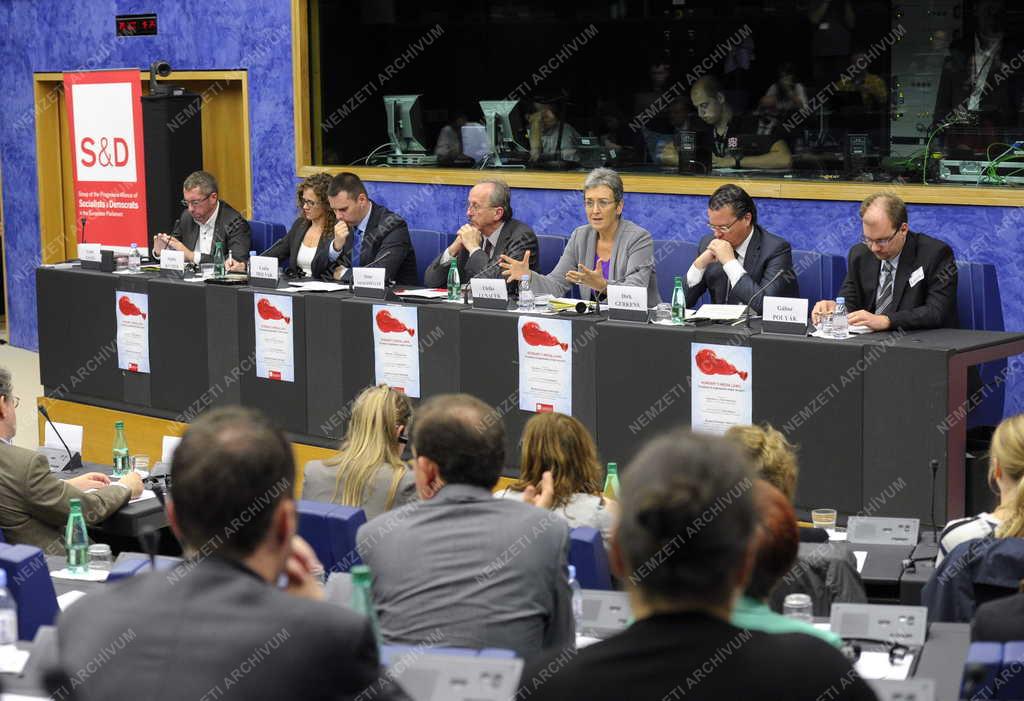 Meghallgatás az EP-ben a magyar médiaszabályozásról