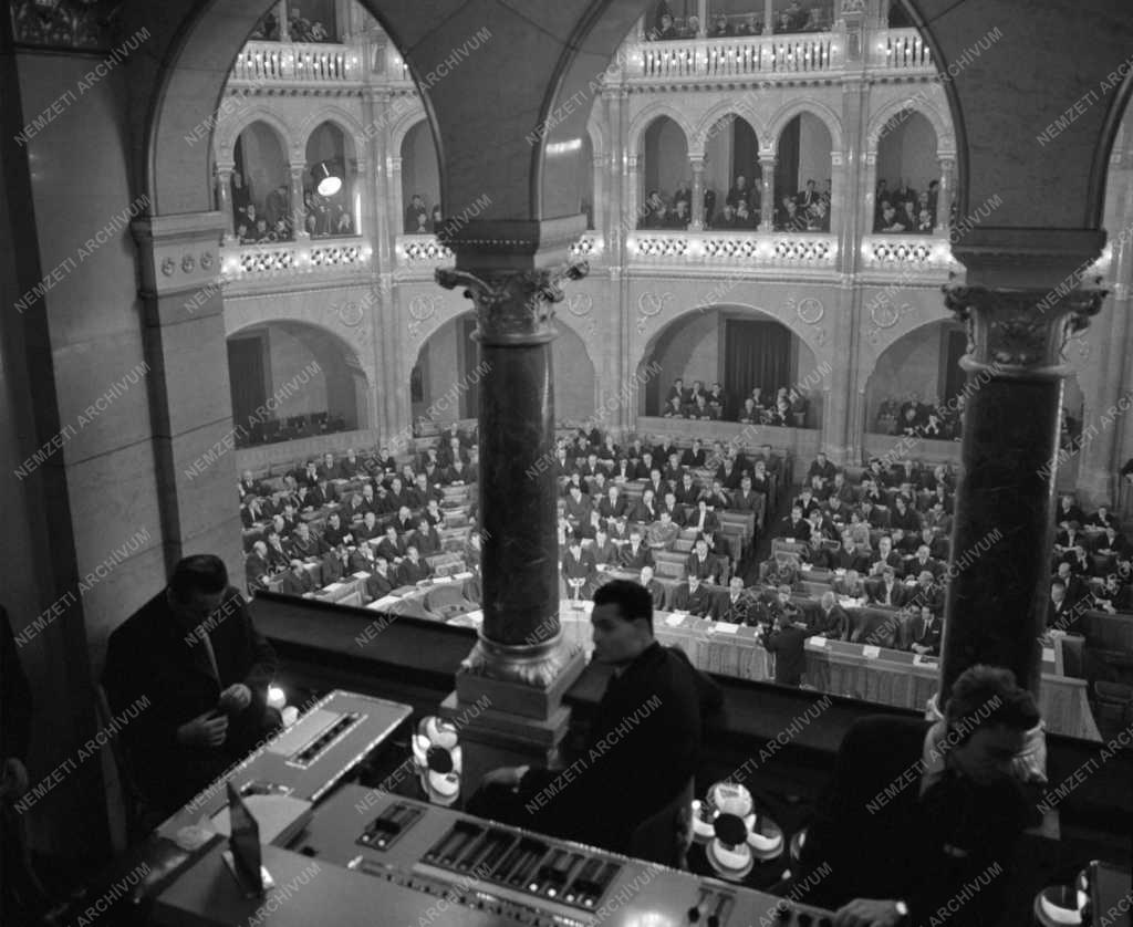 Belpolitika - Az Országgyűlés 1966 januári ülésszaka