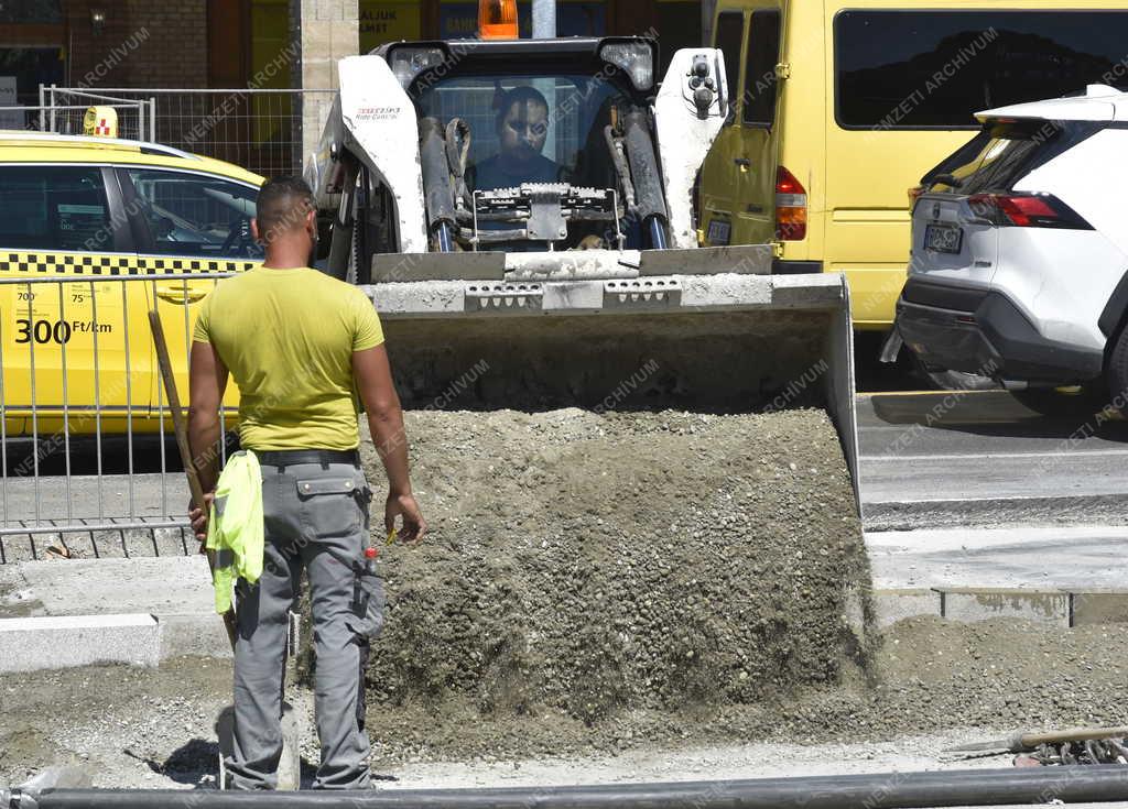 Településfejlesztés - Budapest - Megújul a Blaha Lujza tér