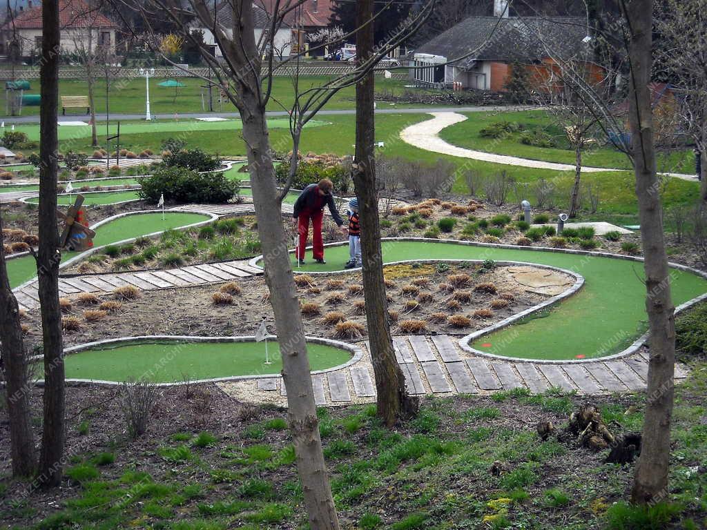 Sport - Zalacsány - Mini golfpálya a kastélyszálló parkjában