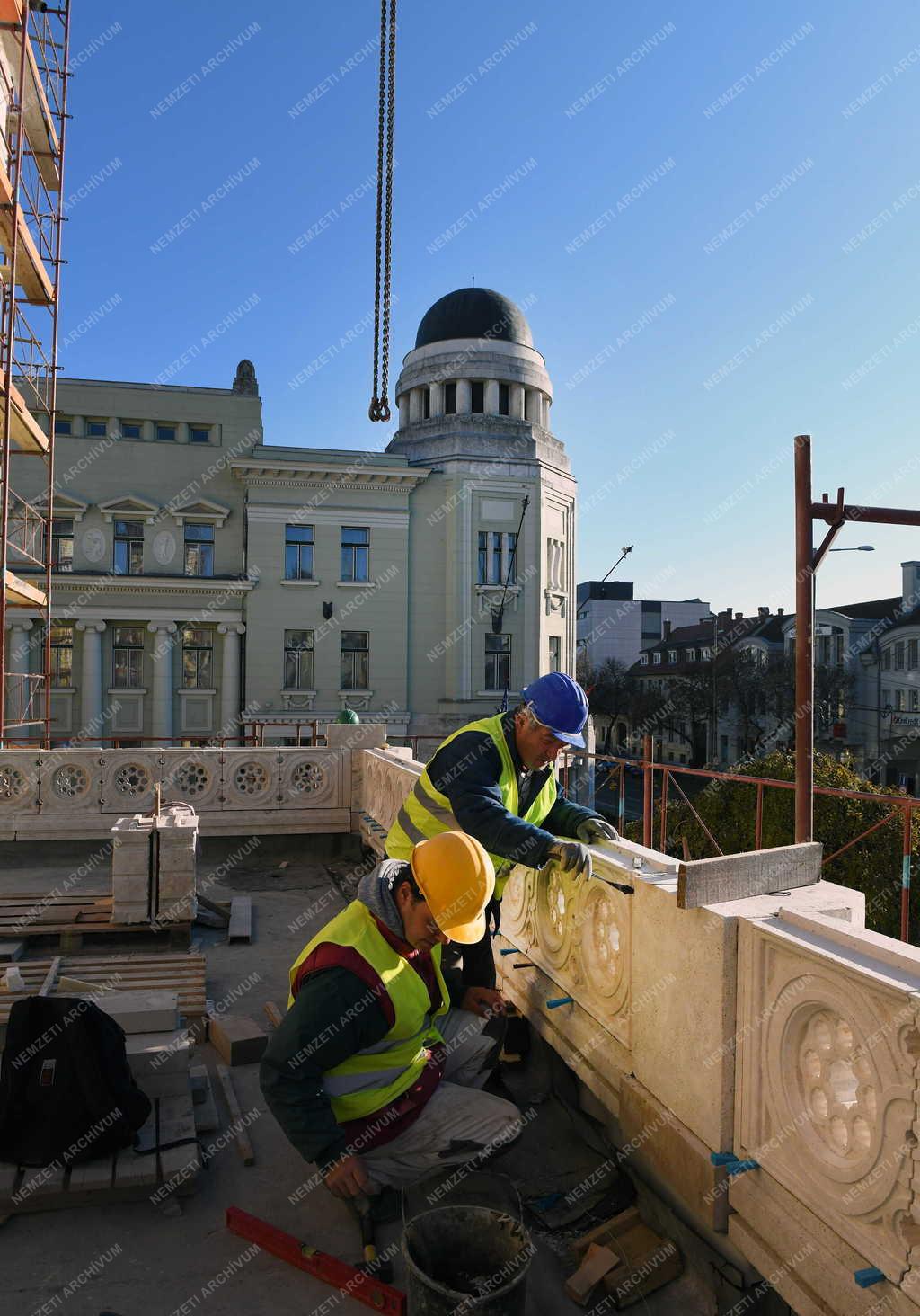 Műemlékvédelem - Felújítják a debreceni Csokonai Nemzeti Színházat