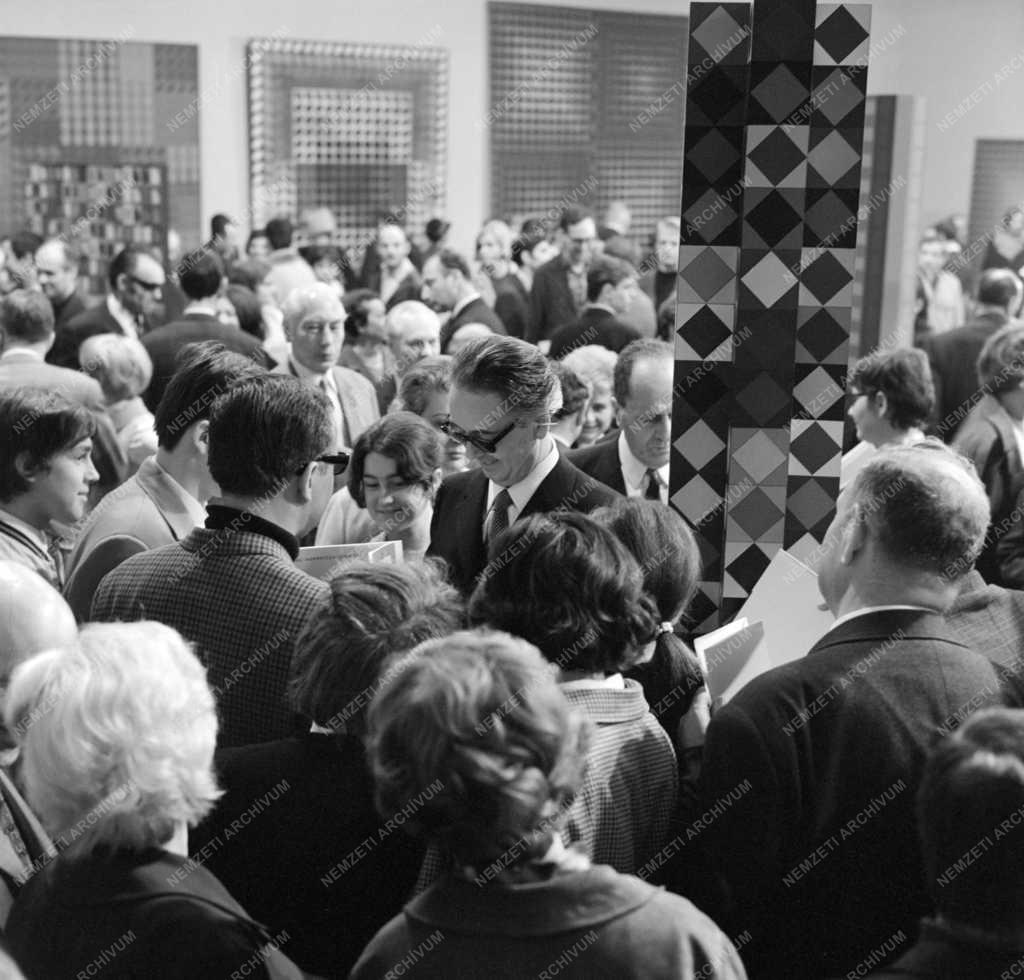 Képzőművészet - Vasarely kiállítás a Műcsarnokban