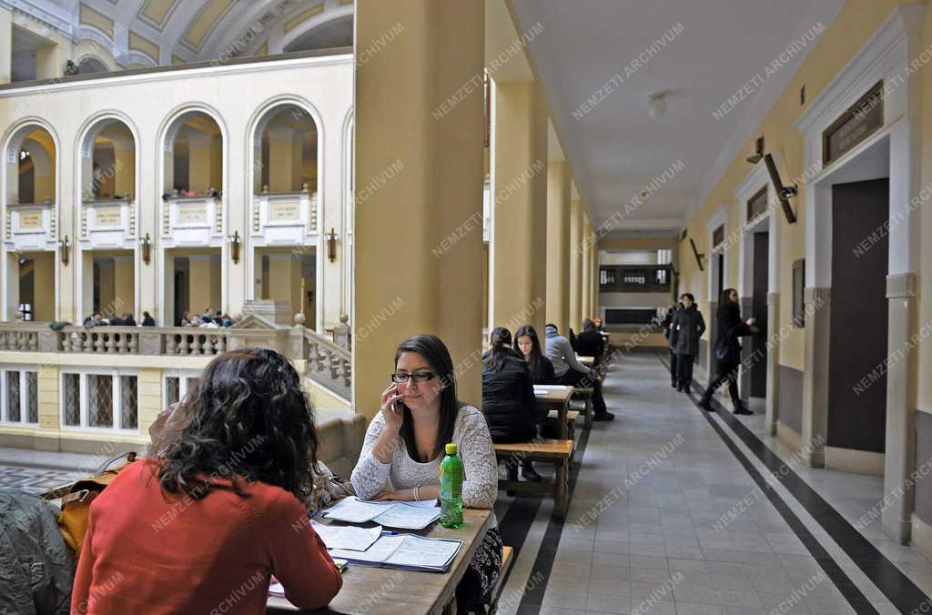 Felsőoktatás - Debrecen - Vizsgaidőszak a Debreceni Egyetemen