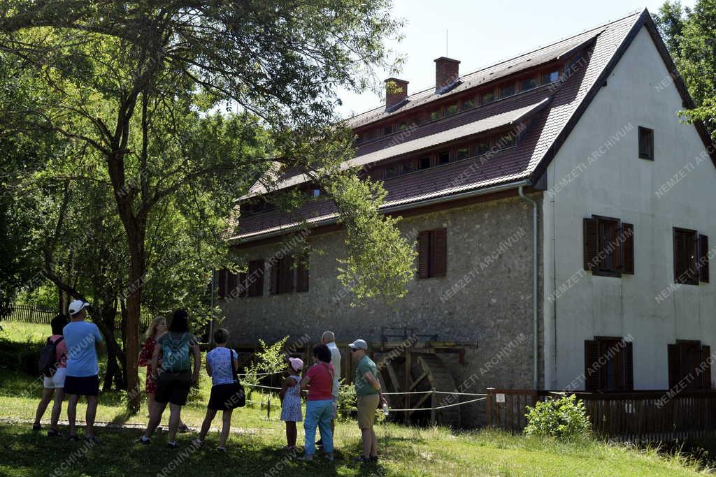 Kultúra - Orfűi Kézműves Egyesület a Malom Múzeumban