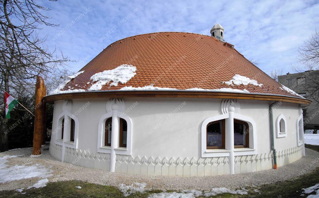 Emlékhely - Budapest - Makovecz Archívum és Emlékház