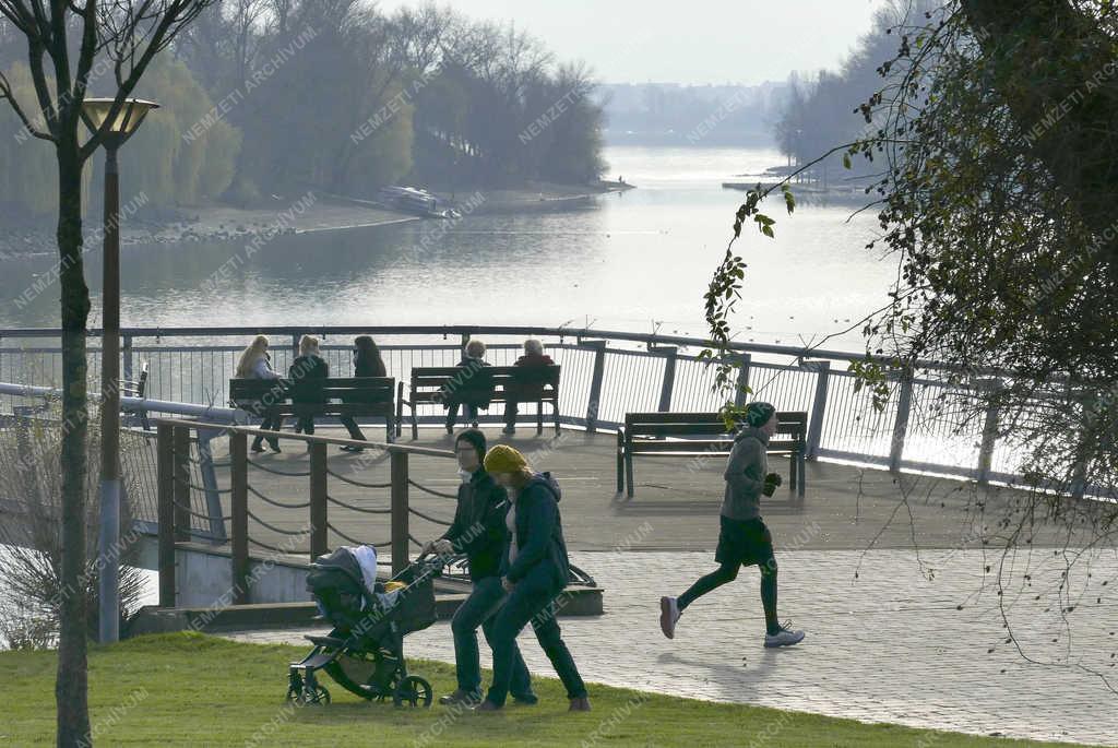 Szabadidő - Budapest - Kirándulók a Kopaszi-gáton