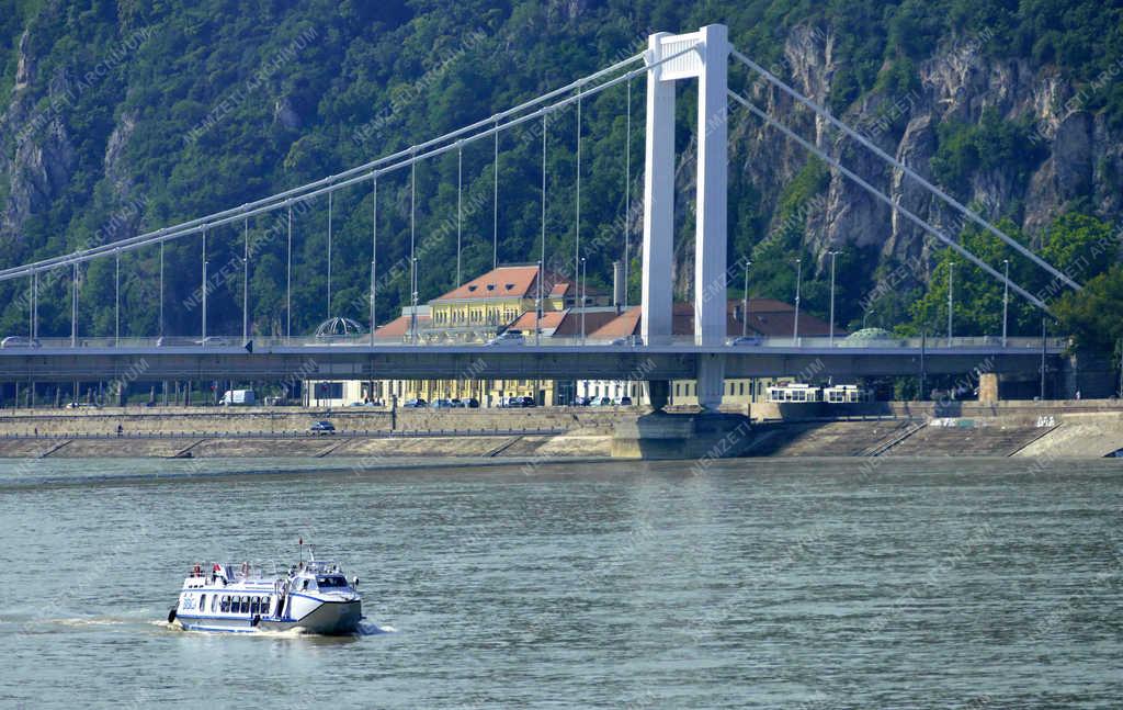 Turizmus - Budapest - Szárnyashajóval Esztergomba