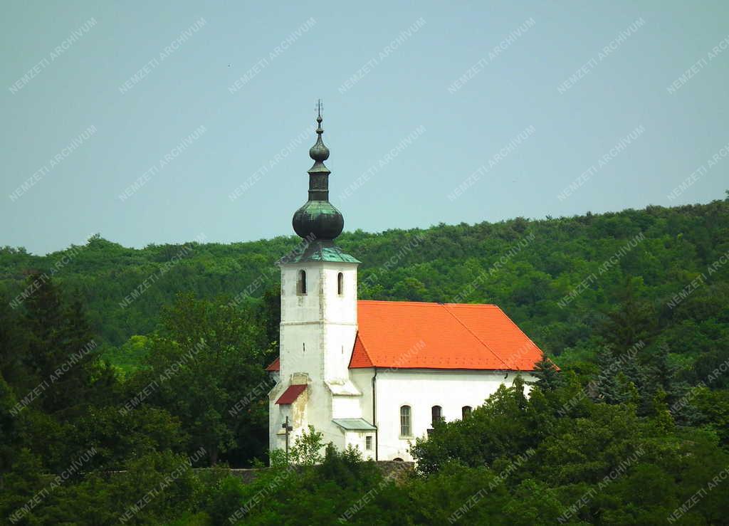Bernecebaráti - Templom