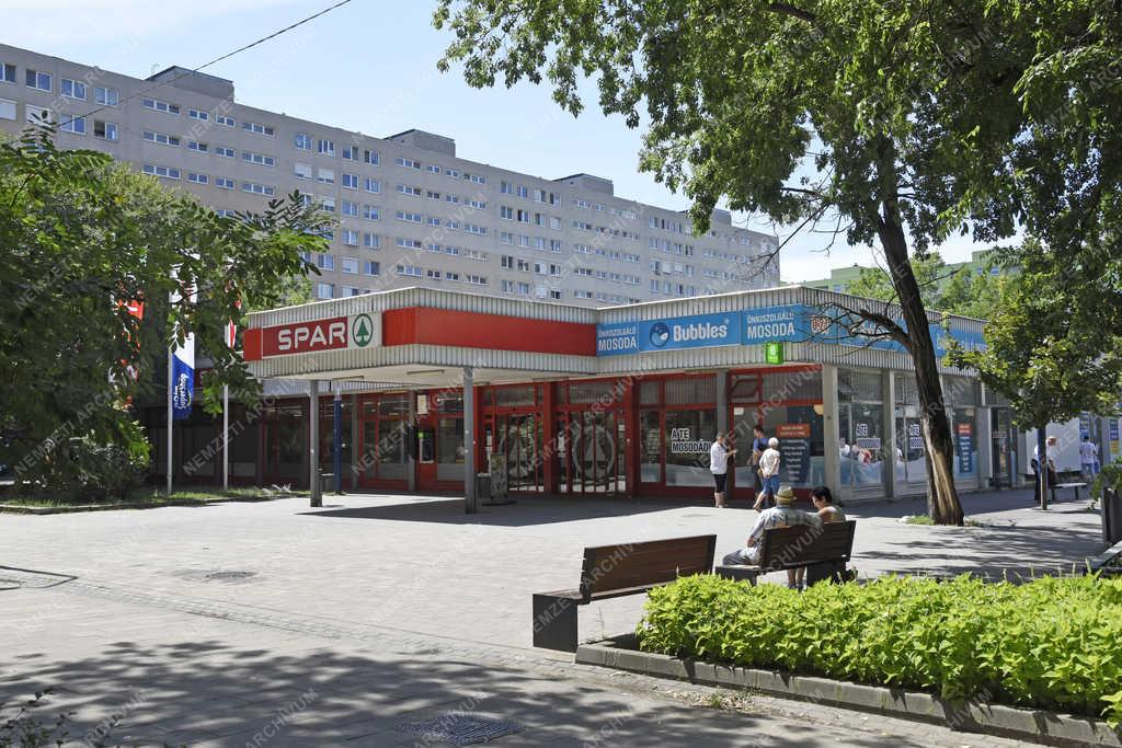 Városkép - Budapest - SPAR szupermaket a Füredi úti lakótelepen