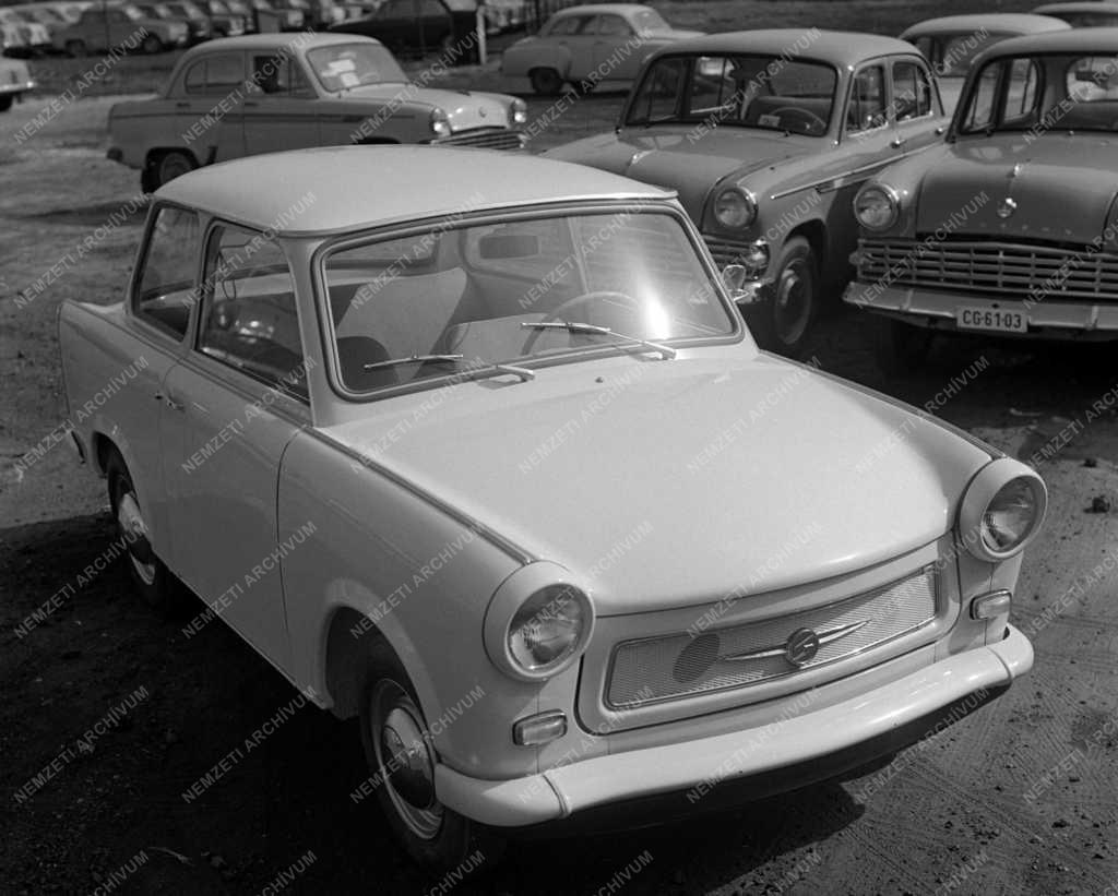 Közlekedés - Megérkezett az új Trabant 601-es autótípus Magyarországra