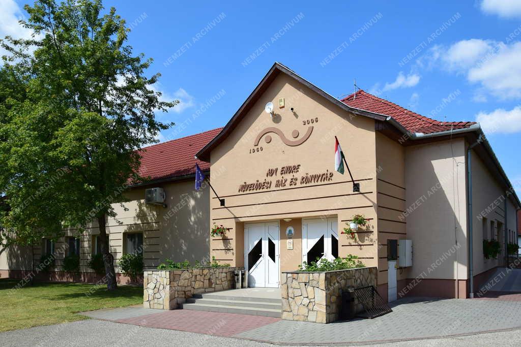 Település - Zsana - Ady Endre Művelődési Ház és Könyvtár
