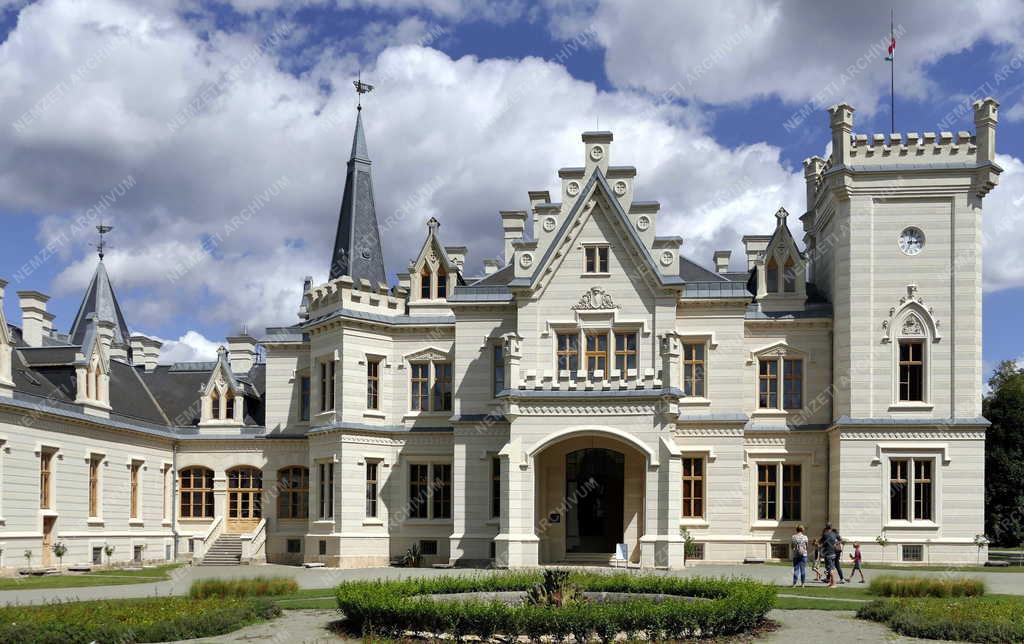 Műemlék - Nádasdladány - Nádasdy-kastély