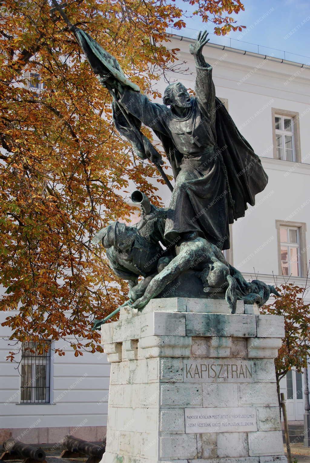Köztéri szobor - Budapest - Kapisztrán-szobor a Budai Várban