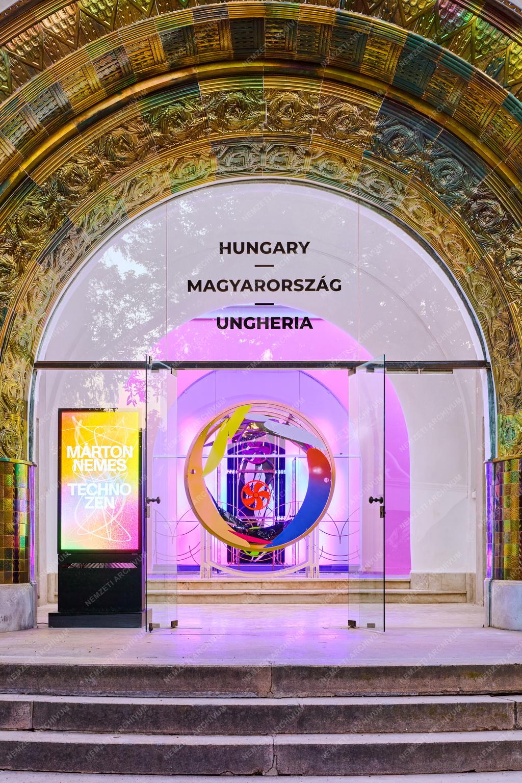 Megnyílt a magyar pavilon a Velencei Biennálén
