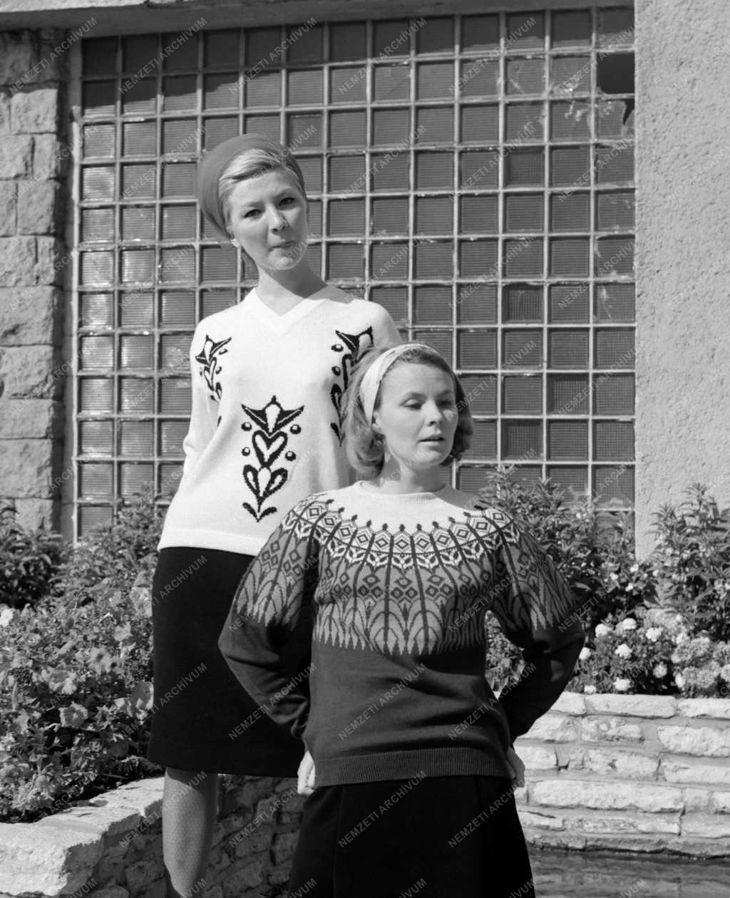 Divat - Budapest Kötő Háziipari Szövetkezet őszi-téli kollekciója