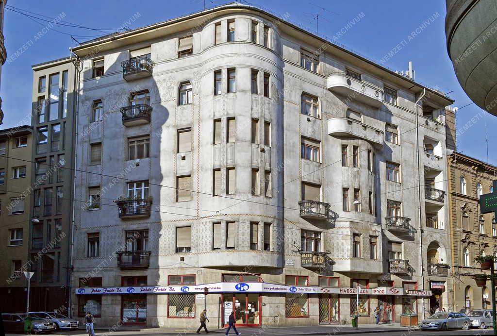 Épületfotó - Budapest - Lakóház a Népszínház utcában