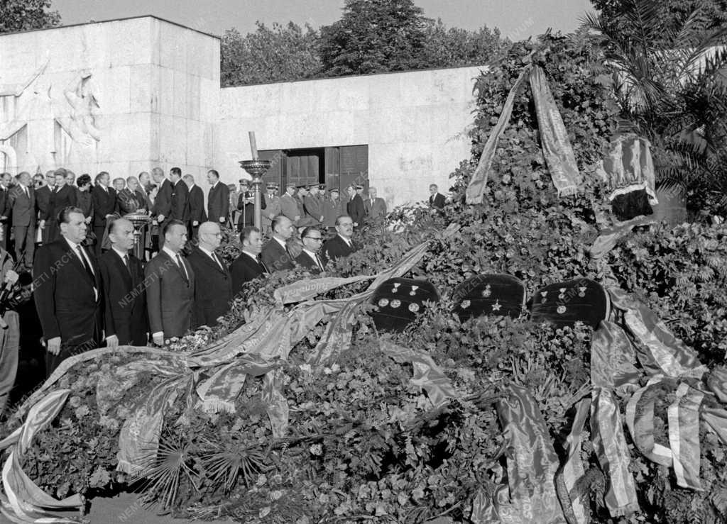 Temetés - Rónai Sándor politikus búcsúztatása