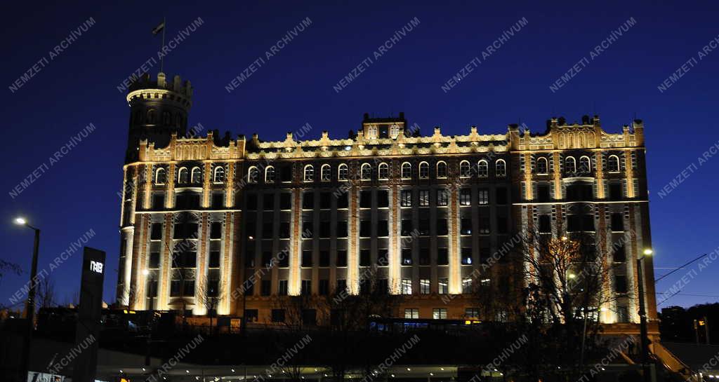 Városkép - Budapest - Széll Kálmán tér - Postapalota