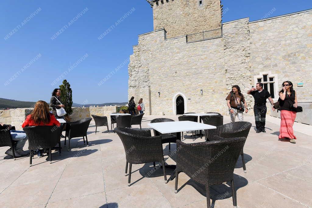 Turizmus - Diósgyőr - Az újjáépített vár