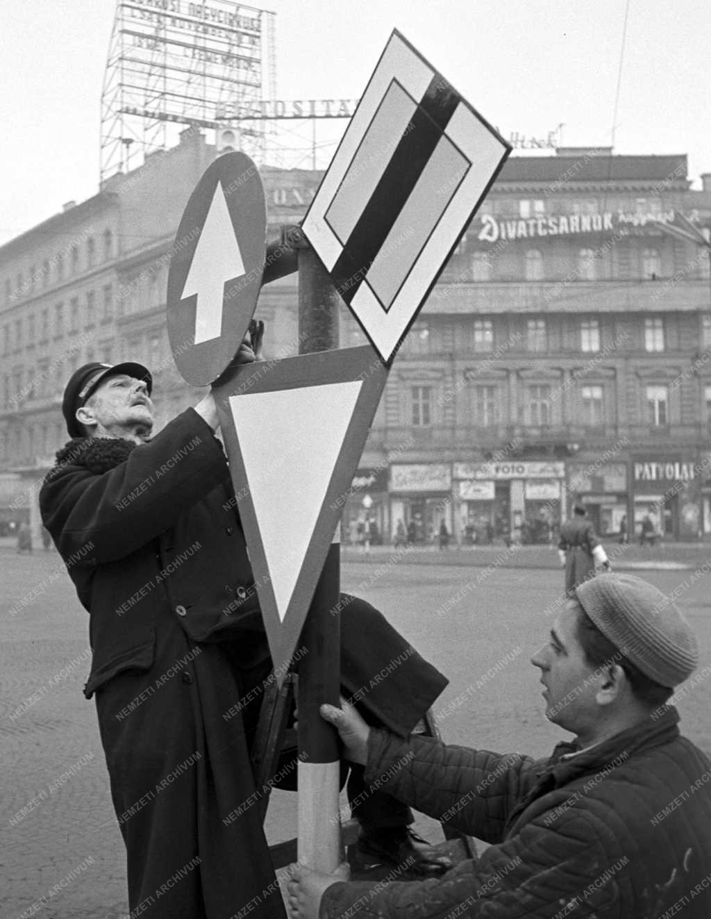 Közlekedés - Új jelzőtáblák Budapesten