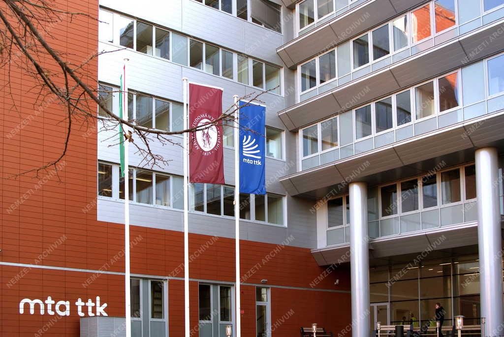Lágymányos -  Az MTA TTK új épülete