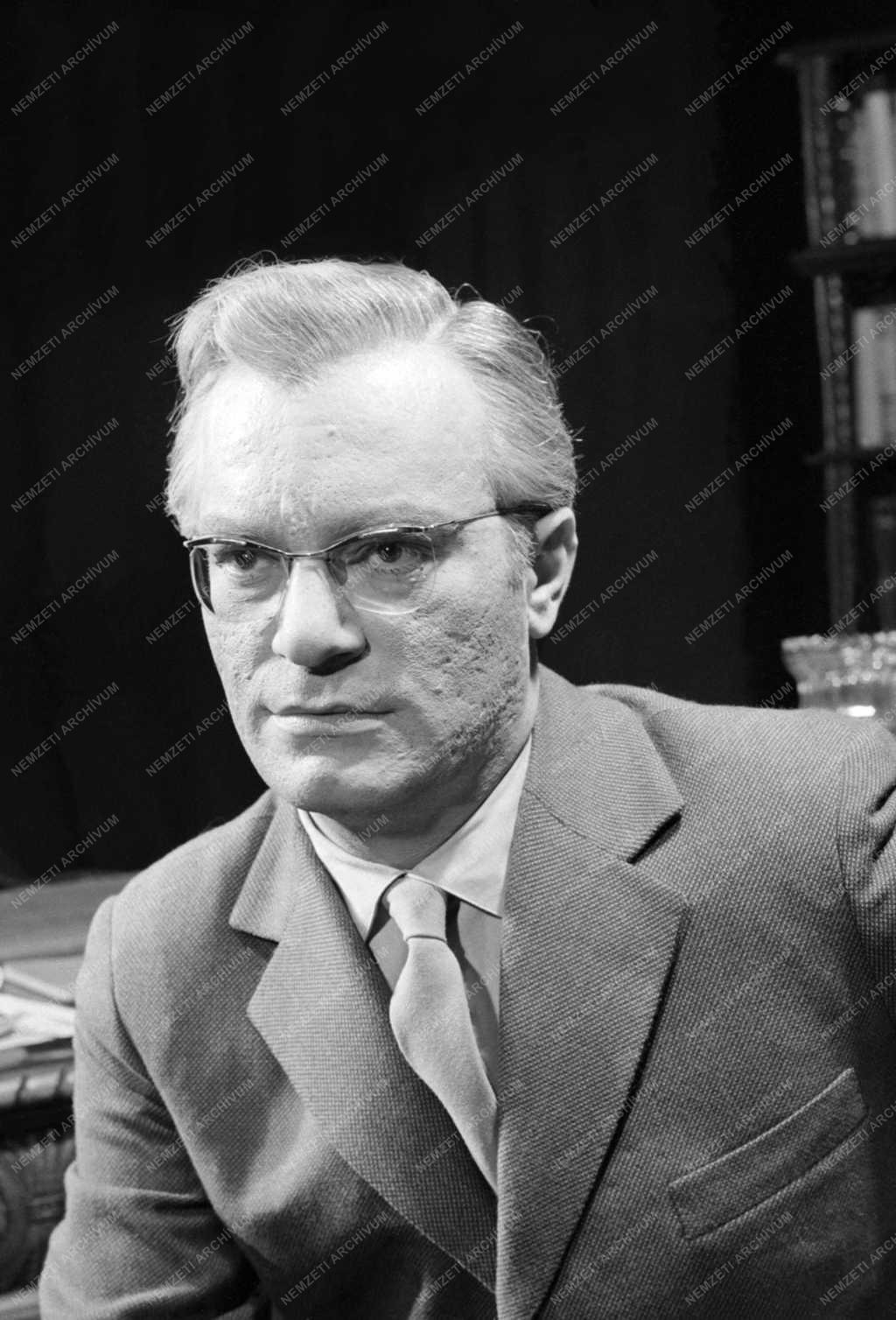 Kultúra - Színház - Mesterházi Lajos: A tizenegyedik parancs