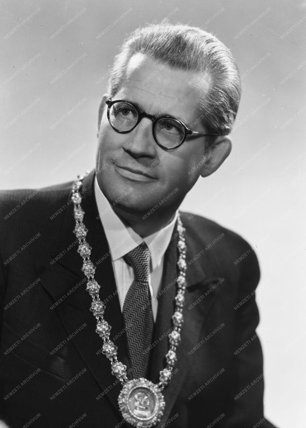 Személy - Szádeczky-Kardoss Elemér