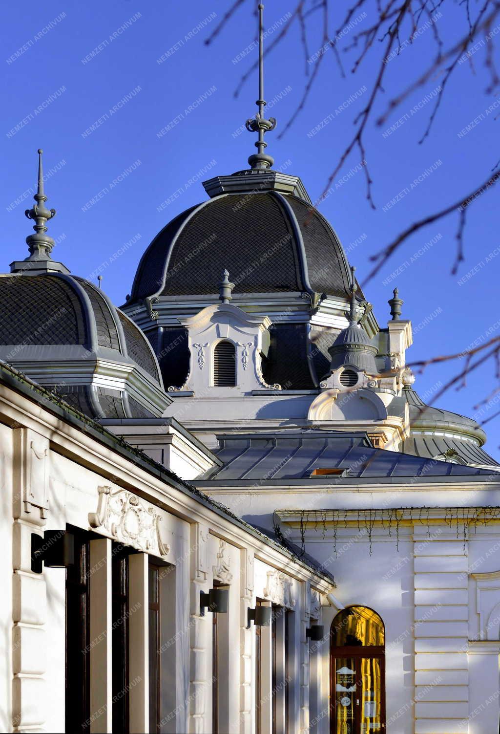 Városkép - Budapest - A Korcsolyacsarnok műemlék épülete