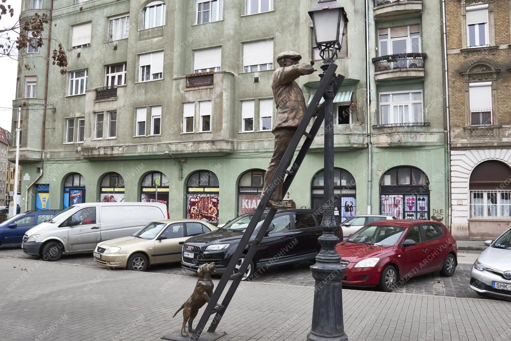 Kultúra - Budapest - A Lámpagyújtó szobor