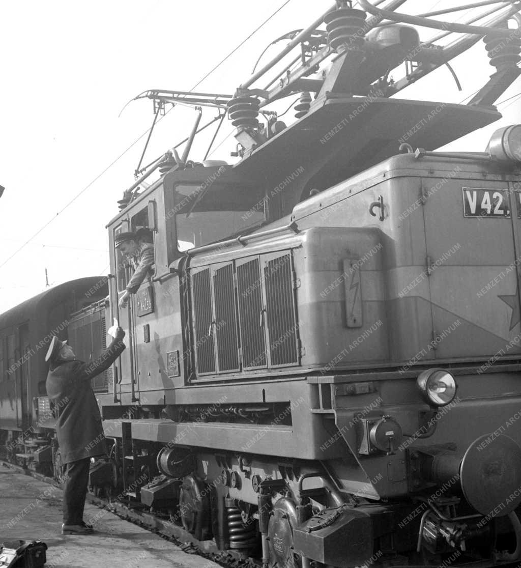 Ipar-Vasúti közlekedés- Budapest-Cegléd vasútvonal villamos