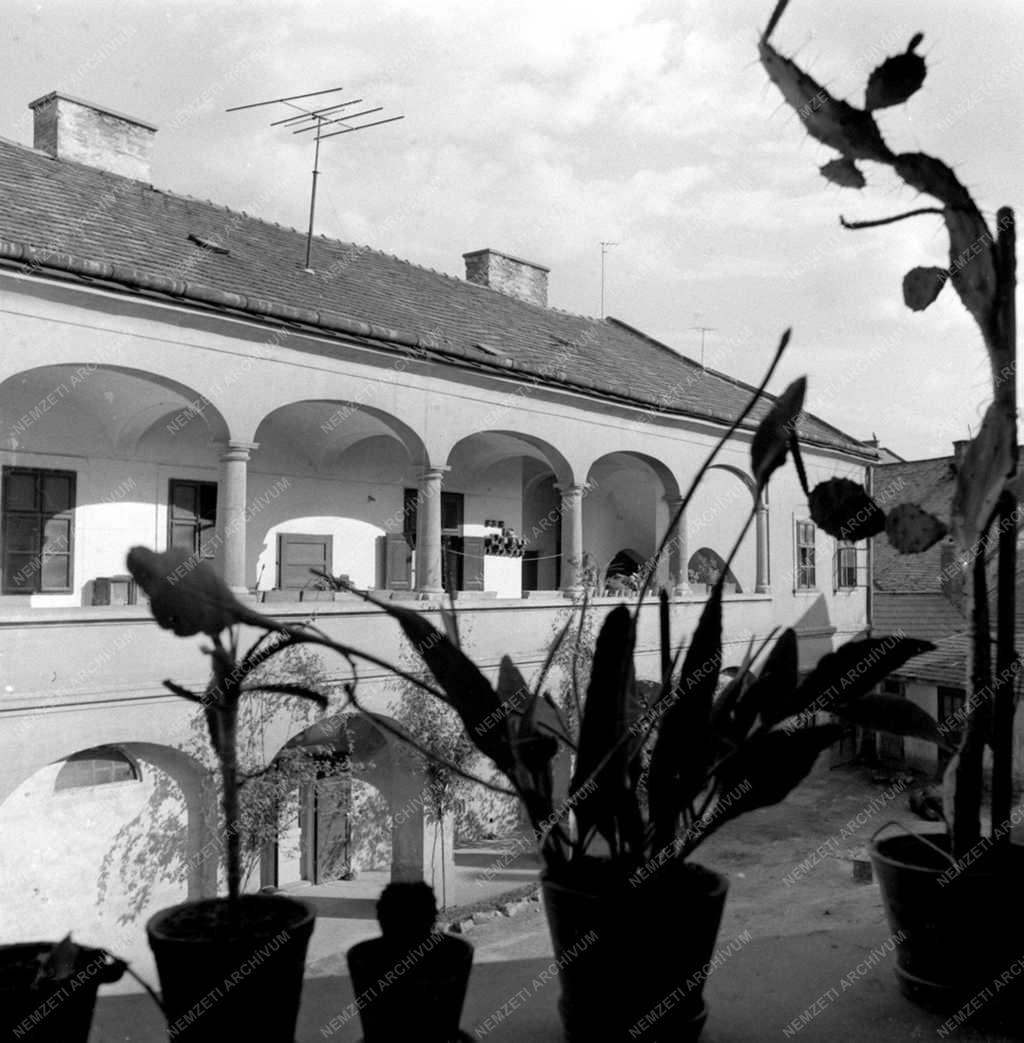 A szerző válogatása - Egri műemlékek