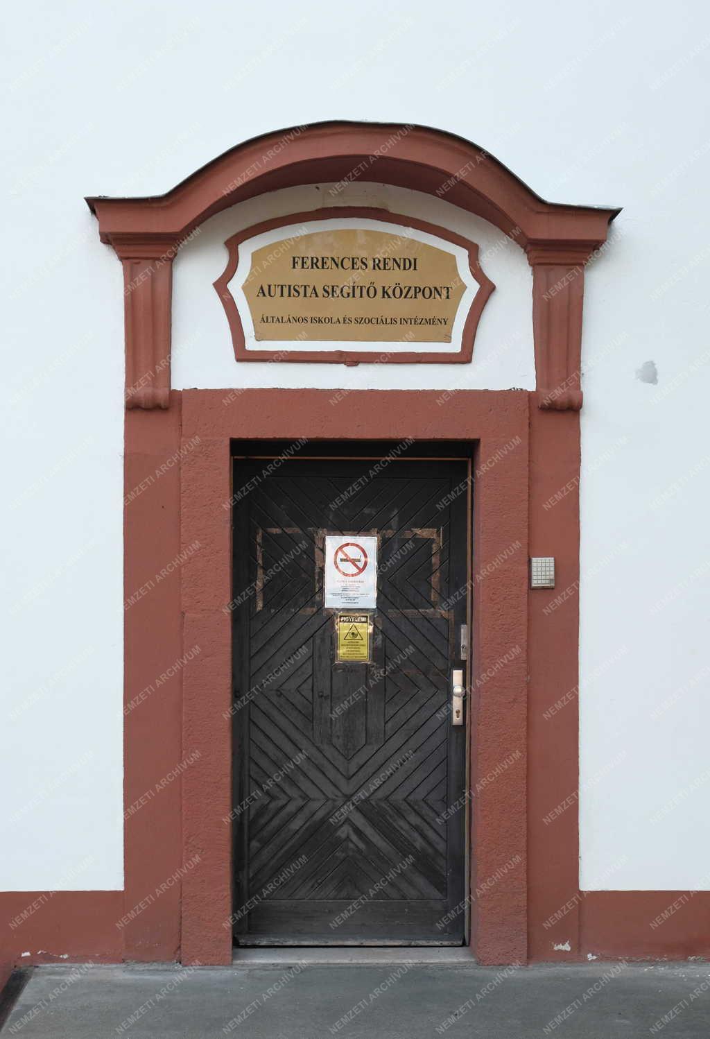 Egyház  - Gyöngyös - Sarlós Boldogasszony Ferences templom