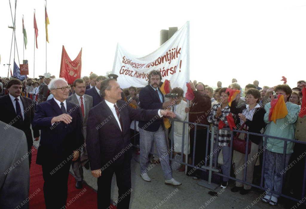 Külpolitika - Grósz Károly az NDK-ban