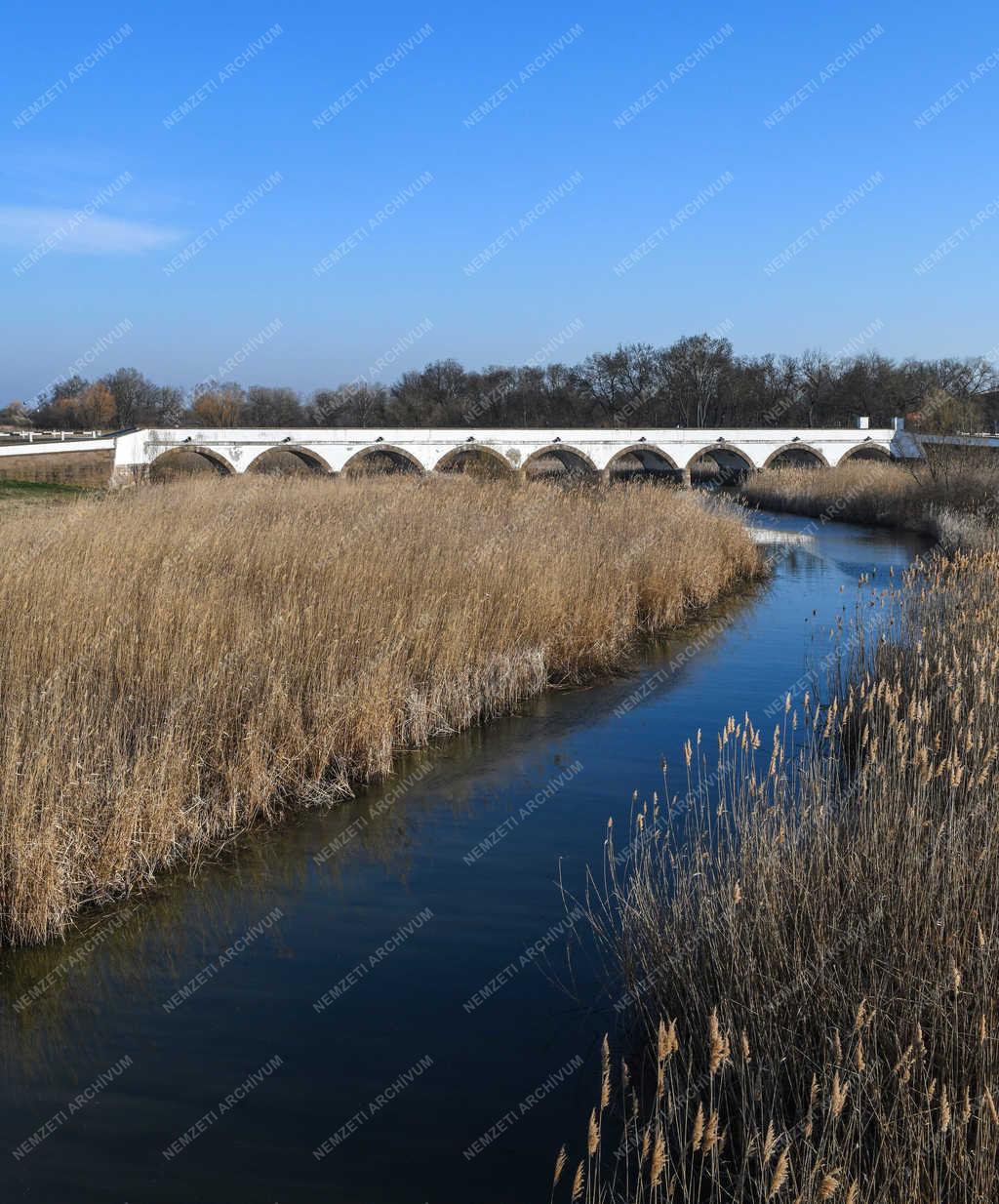Turistalátványosság - Hortobágy - Kilenclyukú híd 