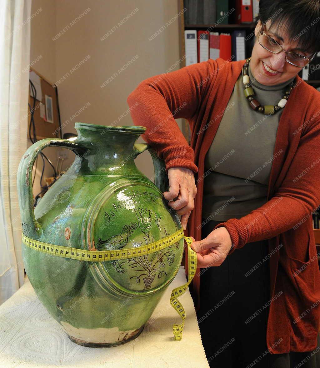 Népművészet - Debrecen - Új műtárgy a Déri Múzeumban