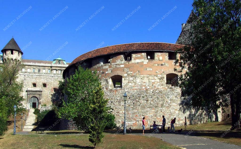 Műemlék - A budavári nagy rondella
