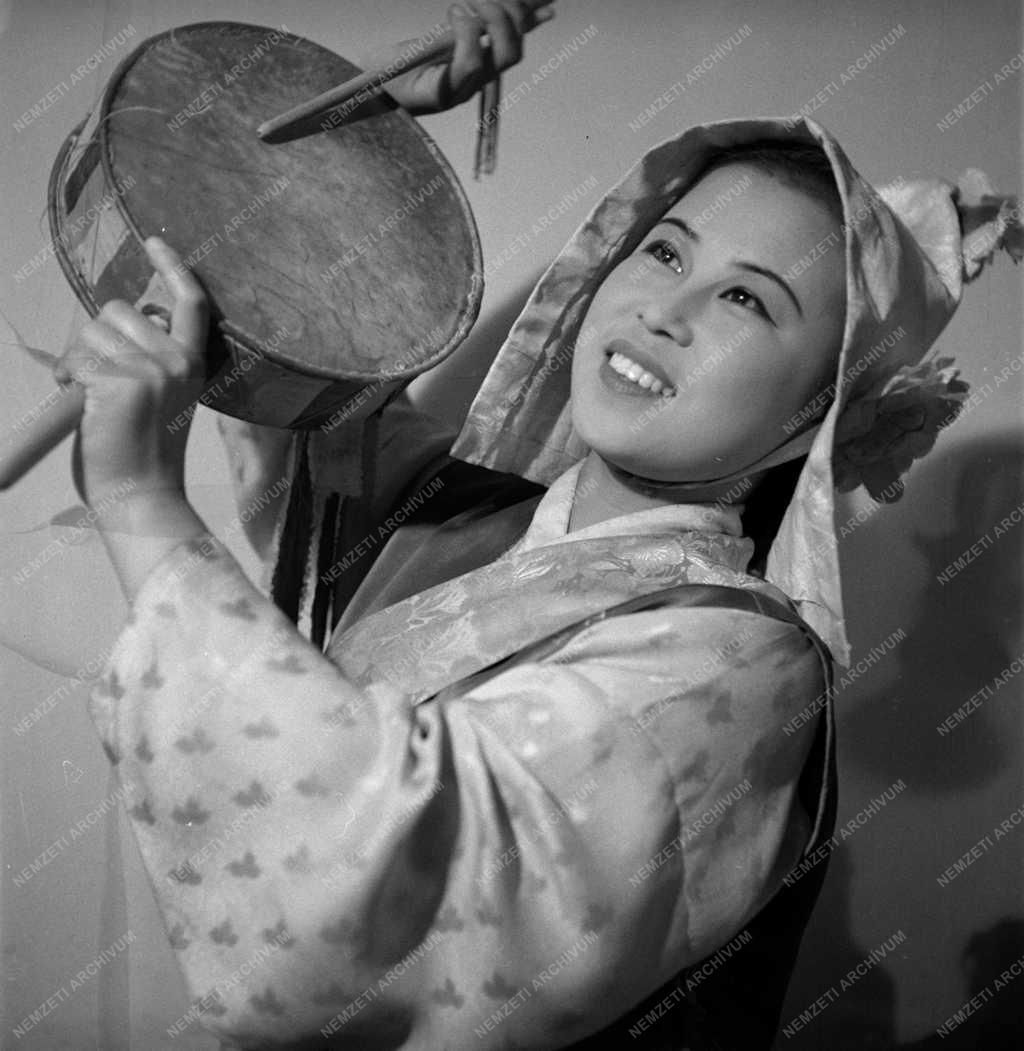 Kulturális kapcsolat - Koreai együttes díszelőadása az Operaházban