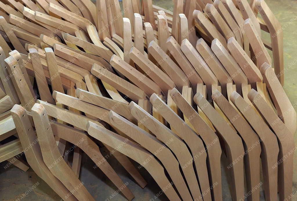 Ipar - Debrecen - Bútorgyártás