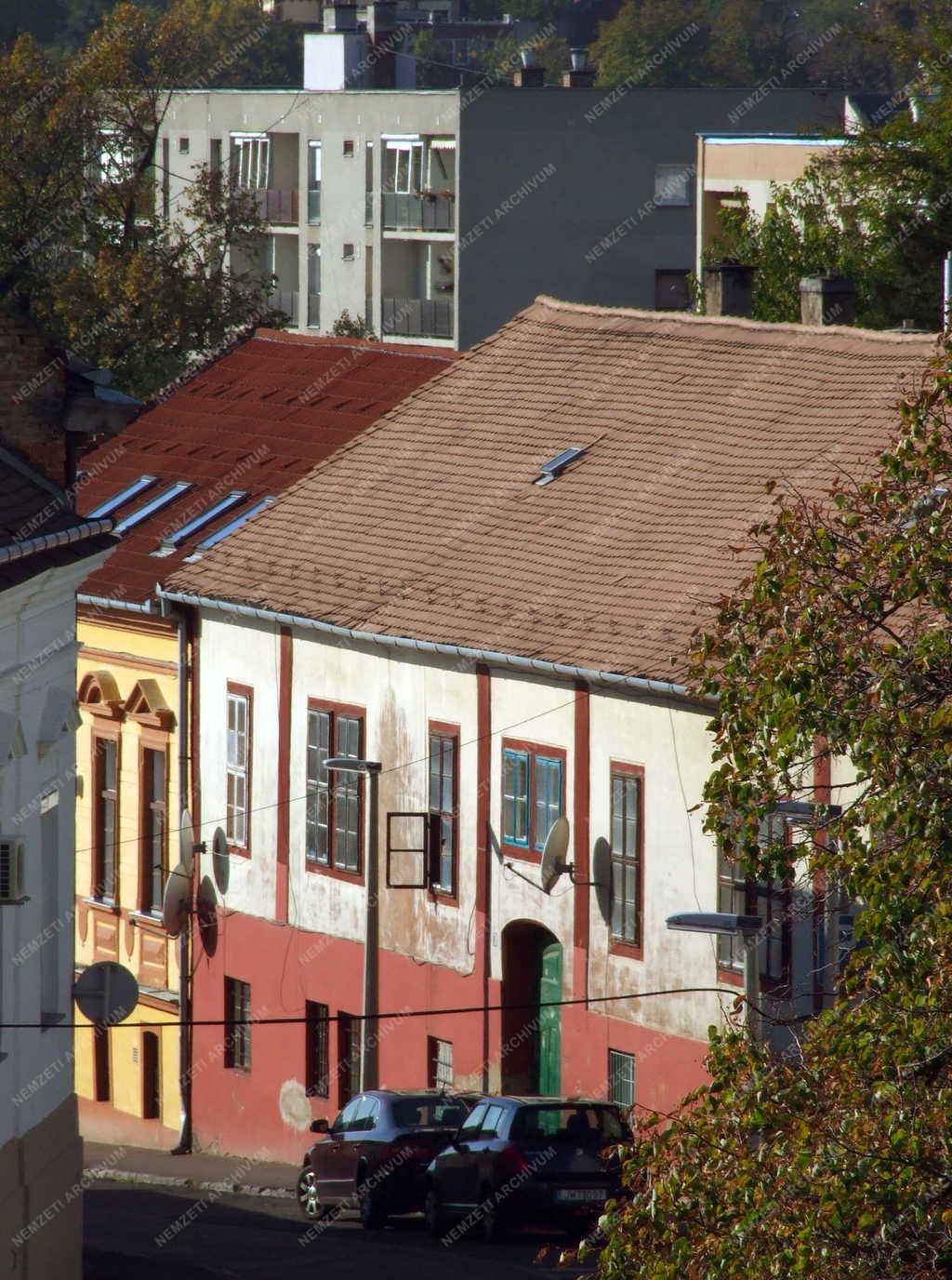 Városkép - Pécs - Belvárosi lakóépületek