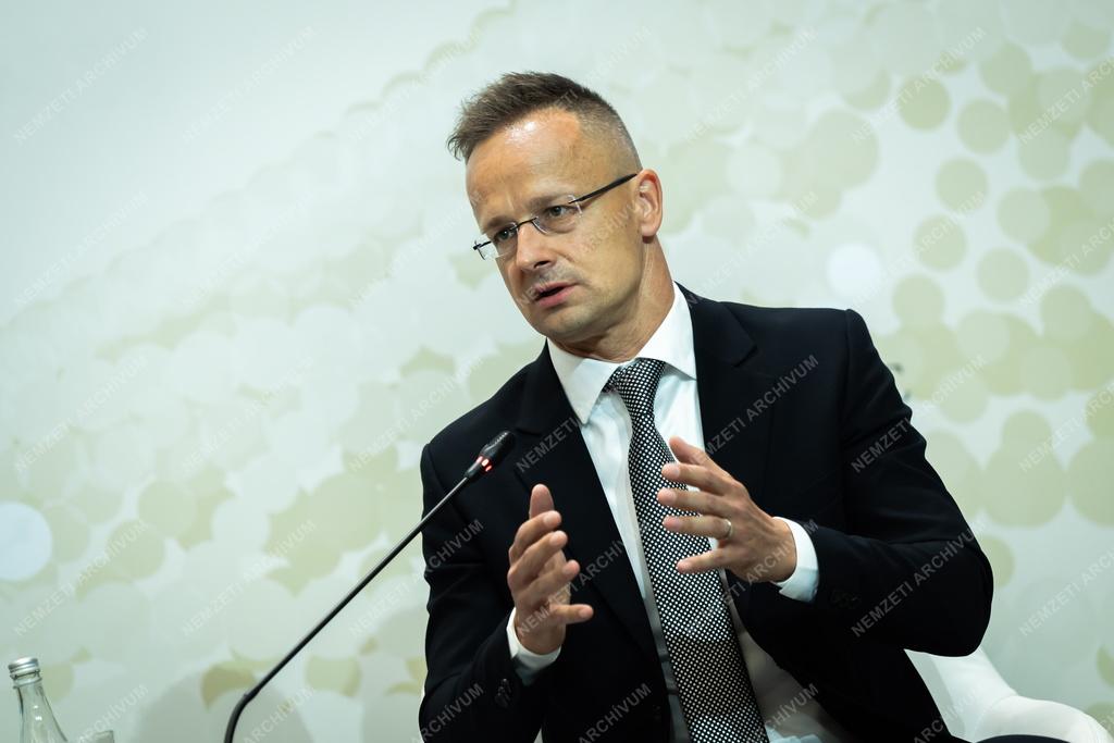 Szijjártó Péter Szentpéterváron