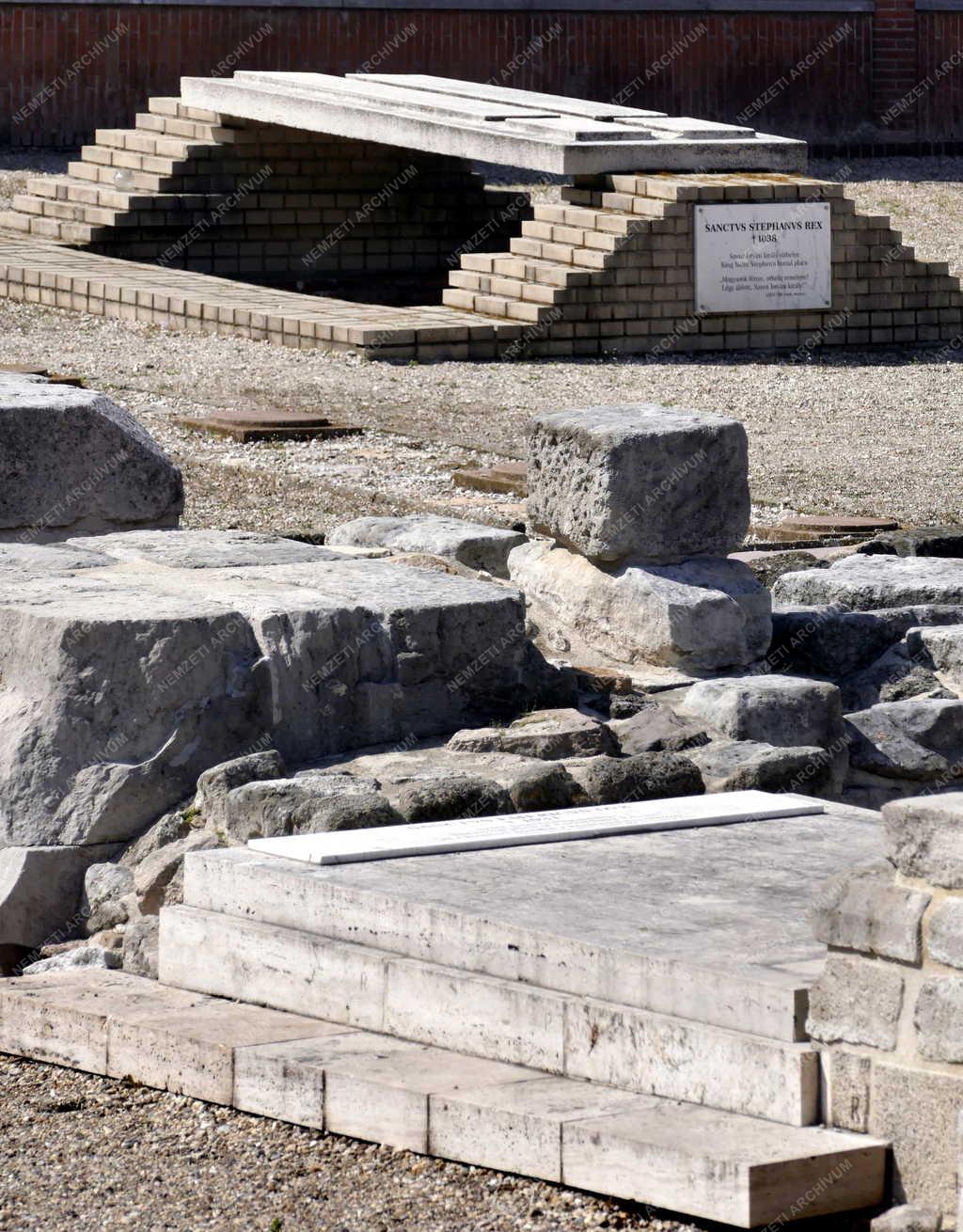 Városkép - Székesfehérvár - Középkori Romkert - Nemzeti Emlékhely