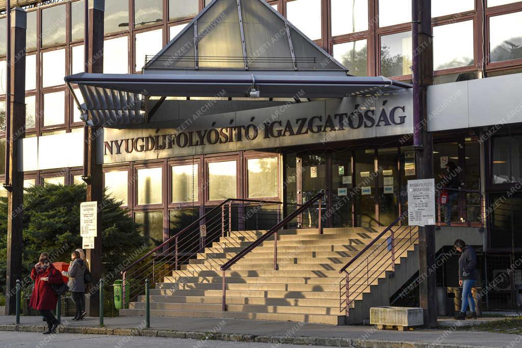 Épületfotó - Budapest - Magyar Államkincstár Nyugdíjfolyósító Igazgatóság